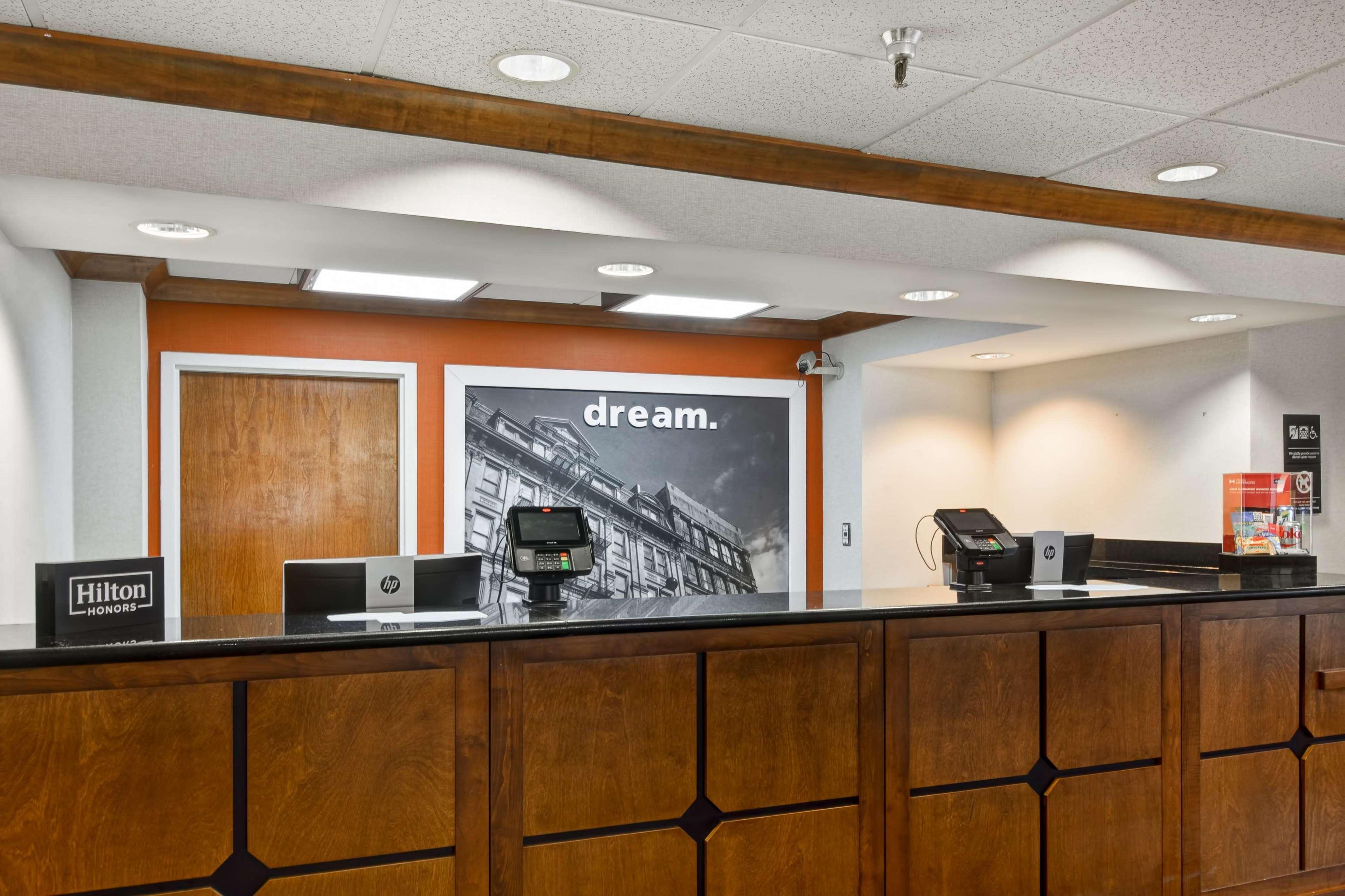 Hampton Inn Memphis Poplar Kültér fotó