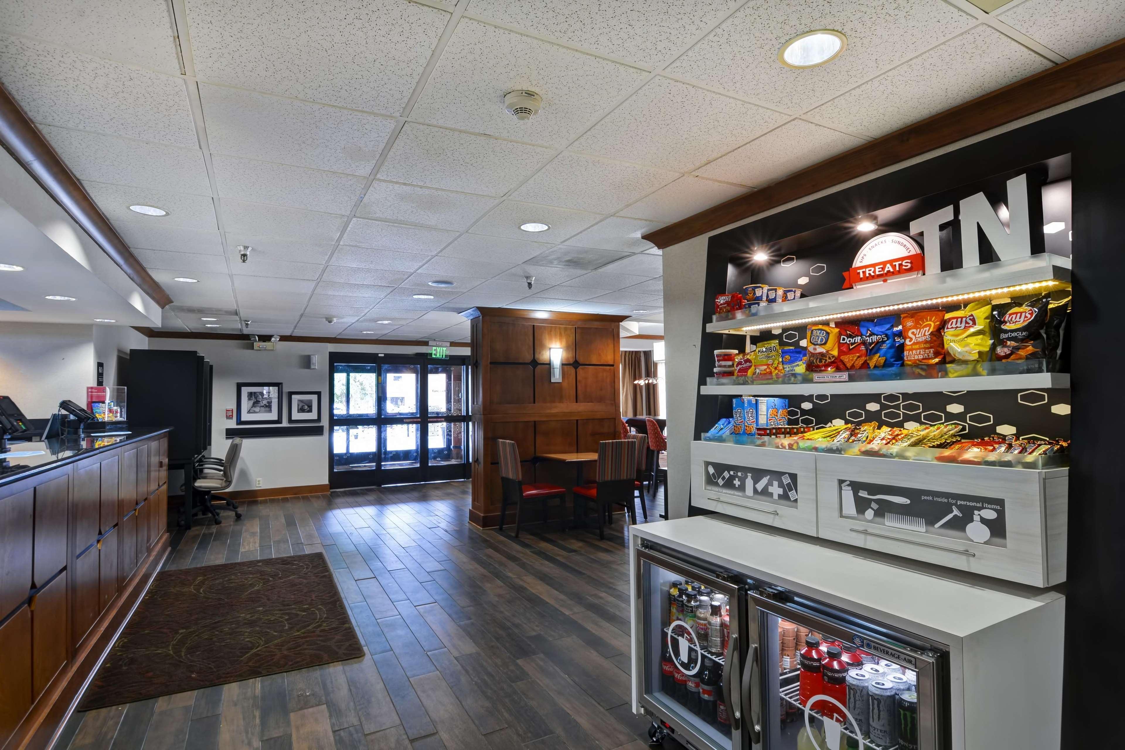 Hampton Inn Memphis Poplar Kültér fotó
