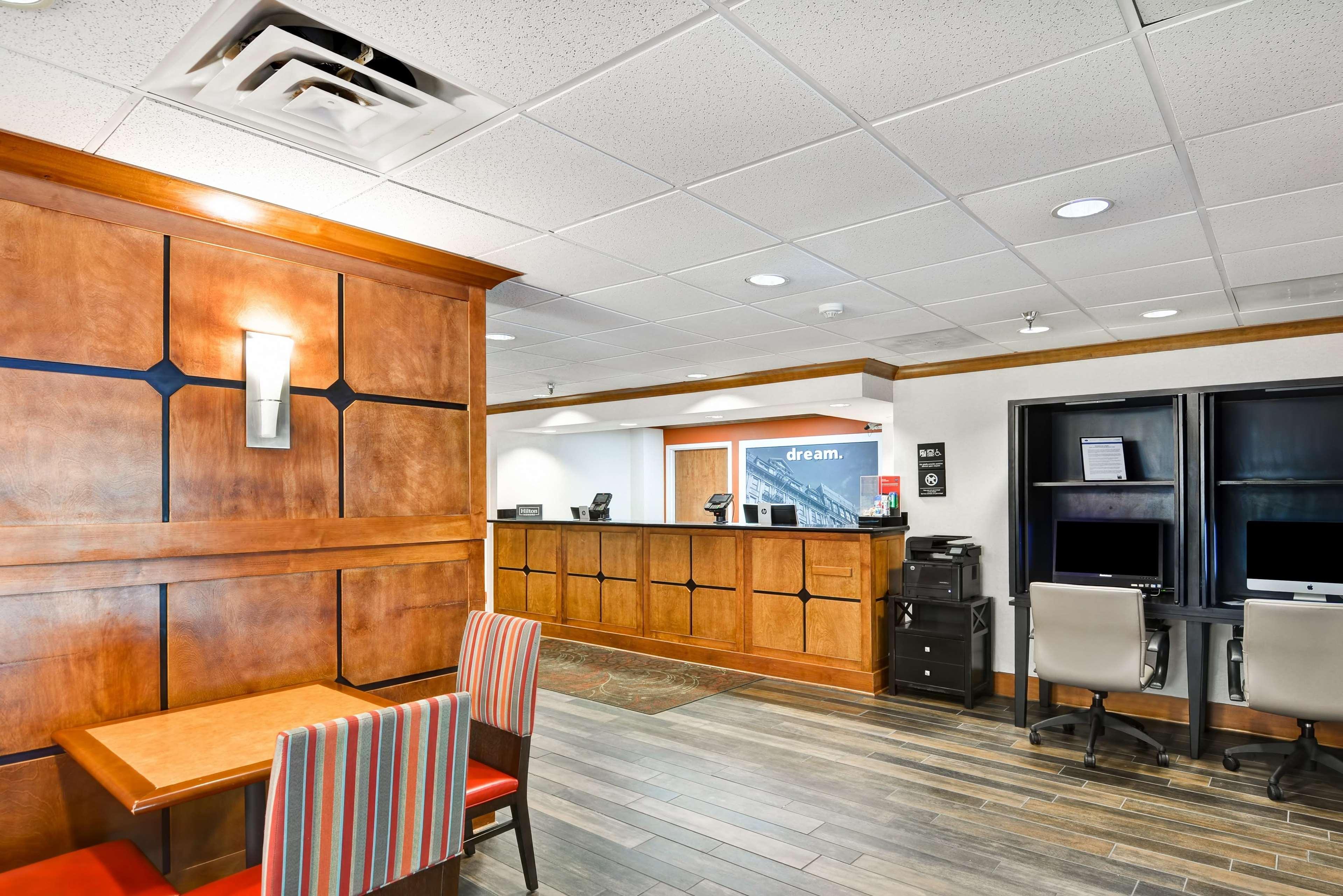 Hampton Inn Memphis Poplar Kültér fotó