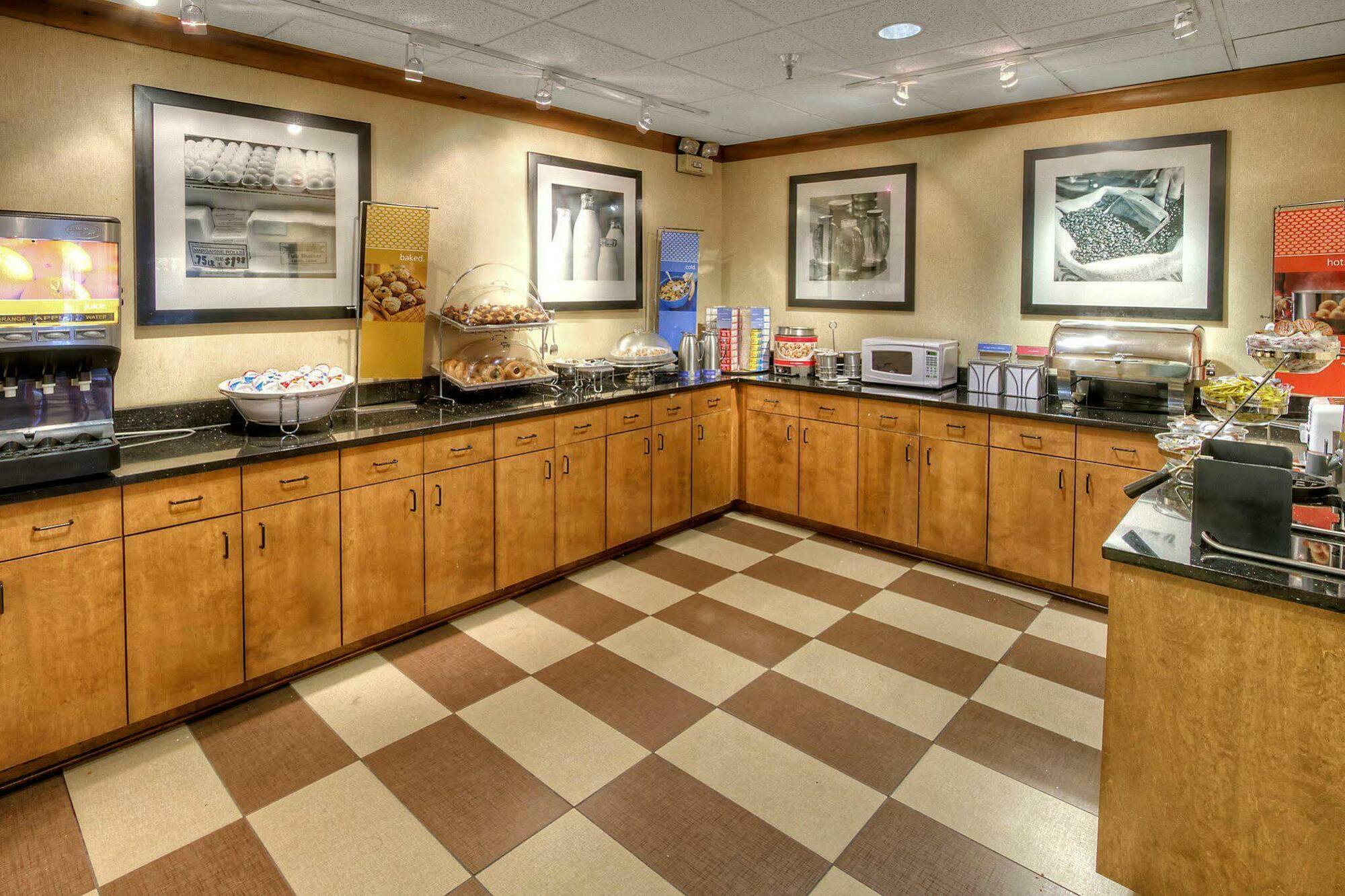 Hampton Inn Memphis Poplar Kültér fotó